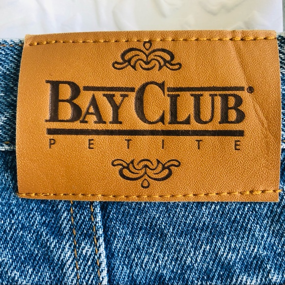 Vintage High Rise 90s Denim Medium Wash Bermuda Shorts - Picture 5 of 9